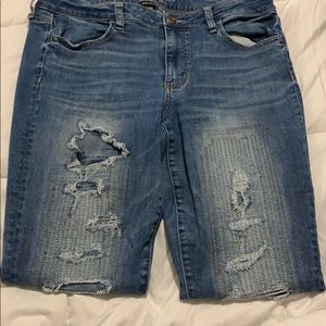 Cute American Eagle Distressed Jeans!